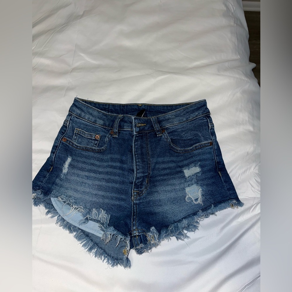 H&M distressed jean shorts